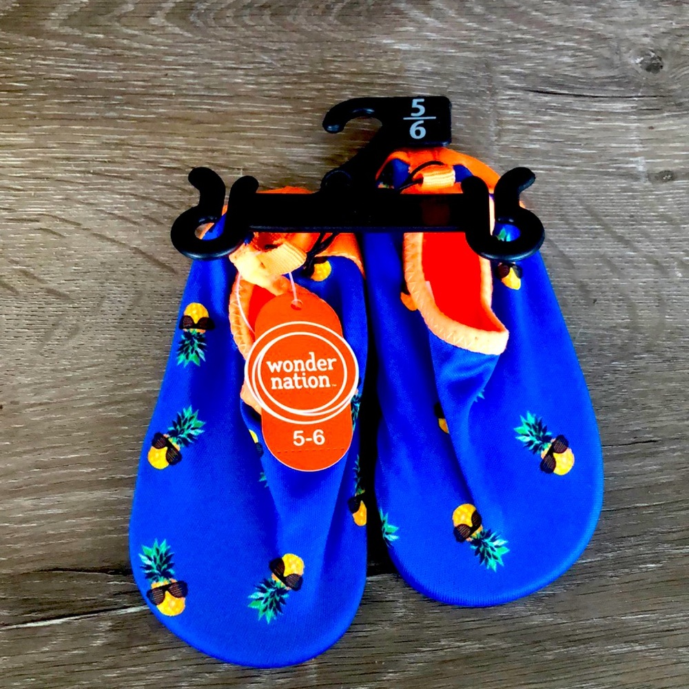 Wonder Nation Water Shoes